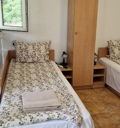 Guest House Selin เวลีคอเทอร์โนโว ภายนอก รูปภาพ