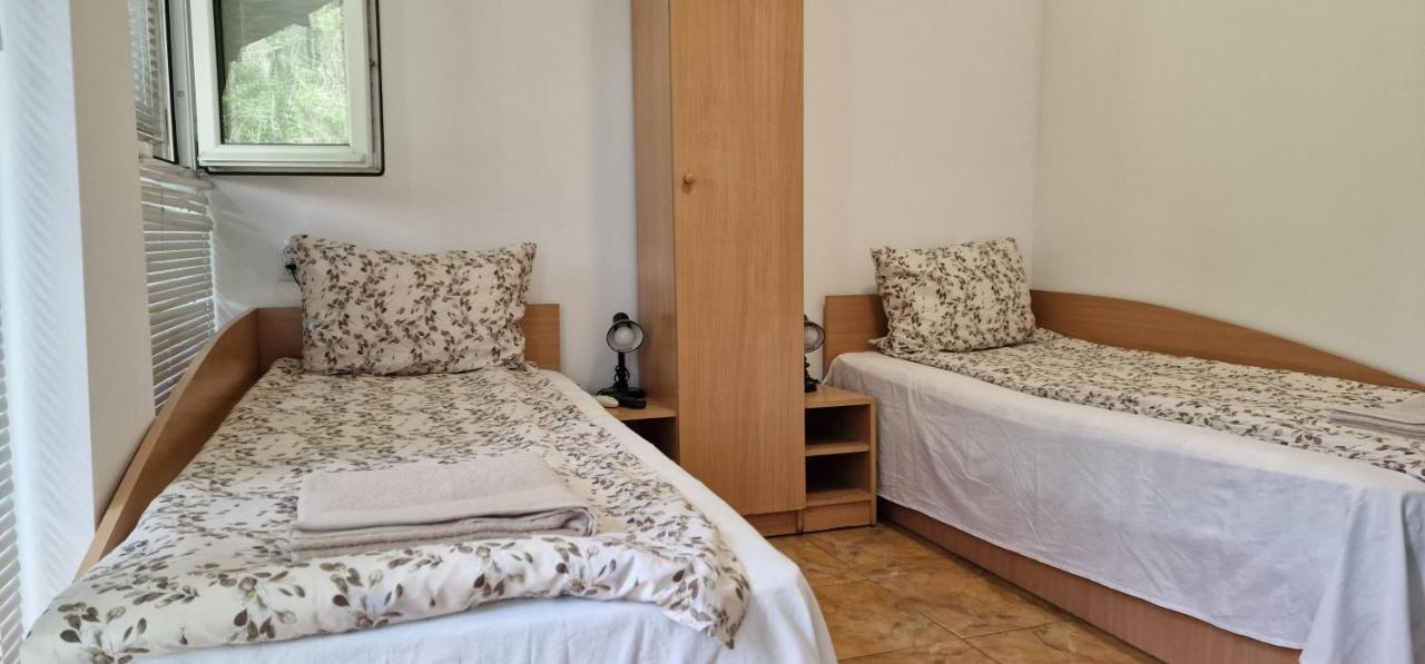 Guest House Selin เวลีคอเทอร์โนโว ภายนอก รูปภาพ